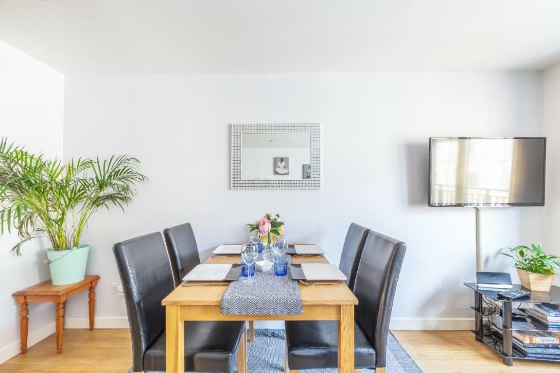 Cosy Apartment In Quiet City-Centre With Car Park — Photos 1